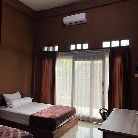 Fullmoon Homestay Kuta  Exterior photo